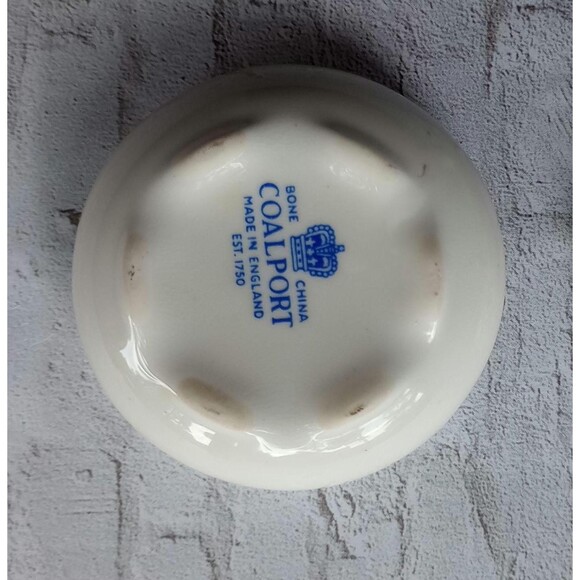 Vintage Coalport Bone China Trinket Box | Tiny Box | Floral Accents - Picture 4 of 4